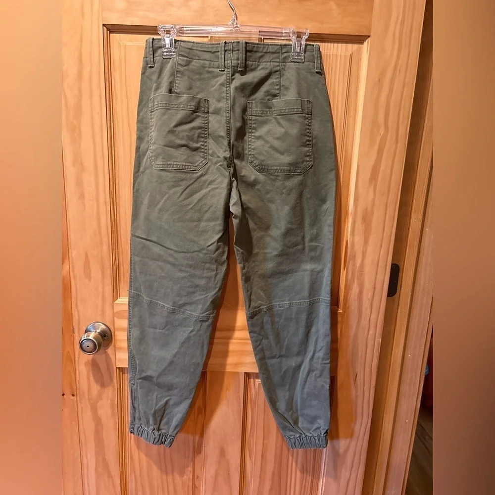 Banana Republic Authentic Chino women’s size 4